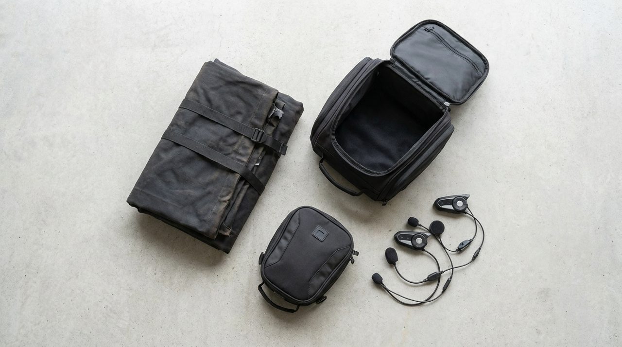 Accesorios de moto en Valencia: intercomunicadores, maletas y más · Outlet MotoStore Valencia