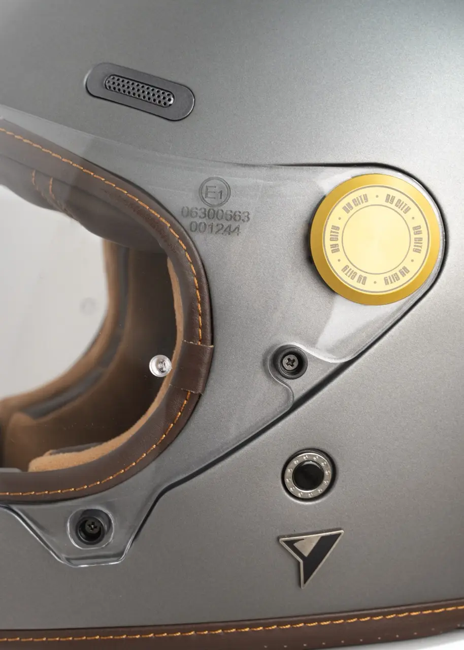 RoadsterIII_MattGrey_05 en tamaño grande.webp