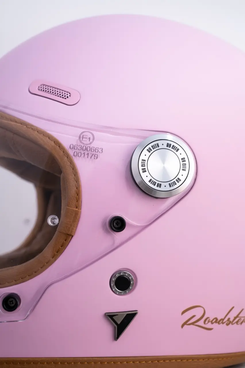 RoadsterIII_pink_06 en tamaño grande.webp