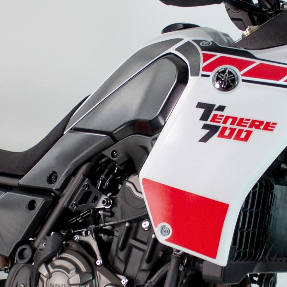 [K48840] Protector Adhesivo Uniracing Depósito Yamaha Tenere 700 19-21 Negro / Transparente